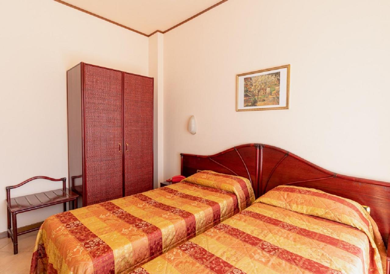 Hotel Villa Delle Rose Oristano Exterior photo